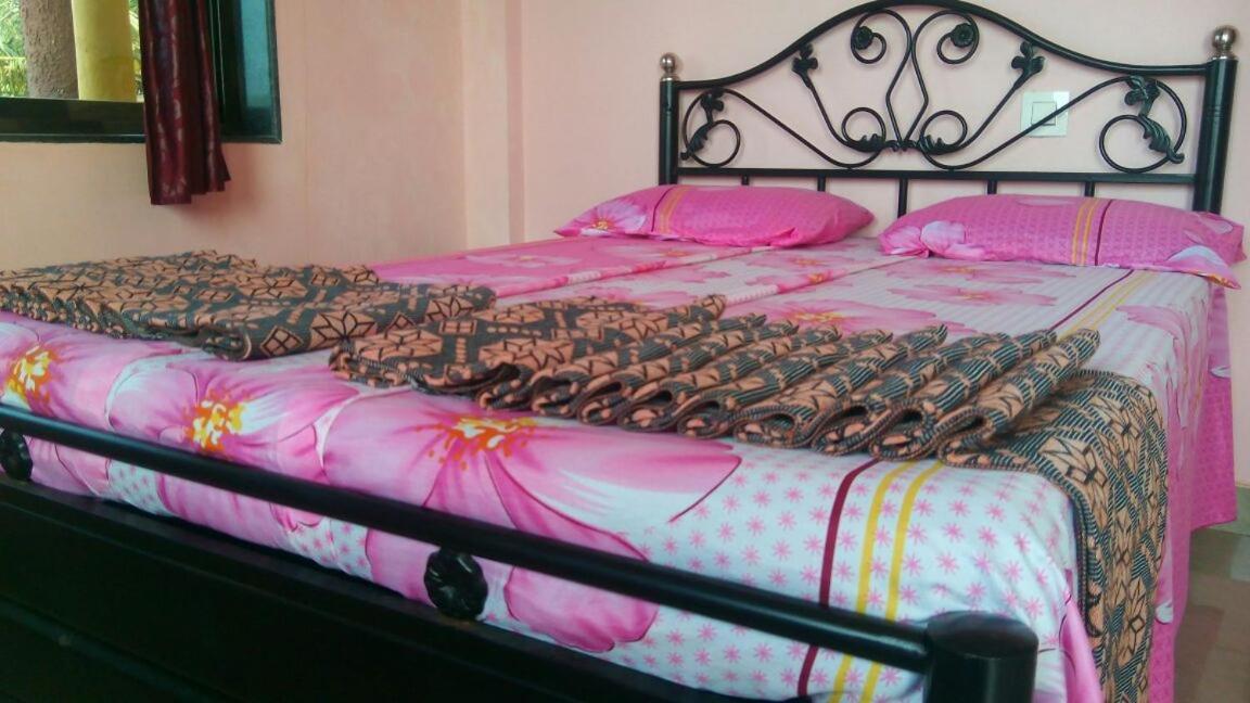 Saguntara Beach Homestay Vengurla Esterno foto